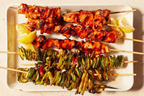 https://static01.nyt.com/images/2020/08/16/dining/28grilling-roundup-salmon-yakitori/merlin_175275564_d6ed320f-e036-4b38-b5bd-f90980d001a4-articleLarge.jpg?quality=75&auto=webp&disable=upscale