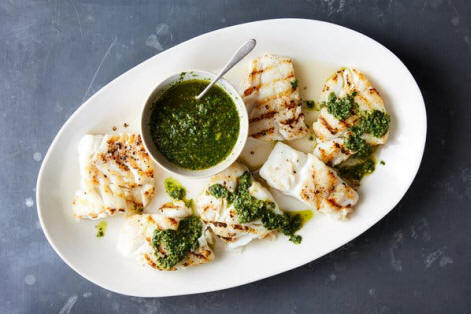 https://static01.nyt.com/images/2020/05/17/dining/28grilling-roundup-fish-with-salsa-verde/merlin_158493165_ff28b16a-95eb-43df-a107-ea1e572586da-articleLarge.jpg?quality=75&auto=webp&disable=upscale